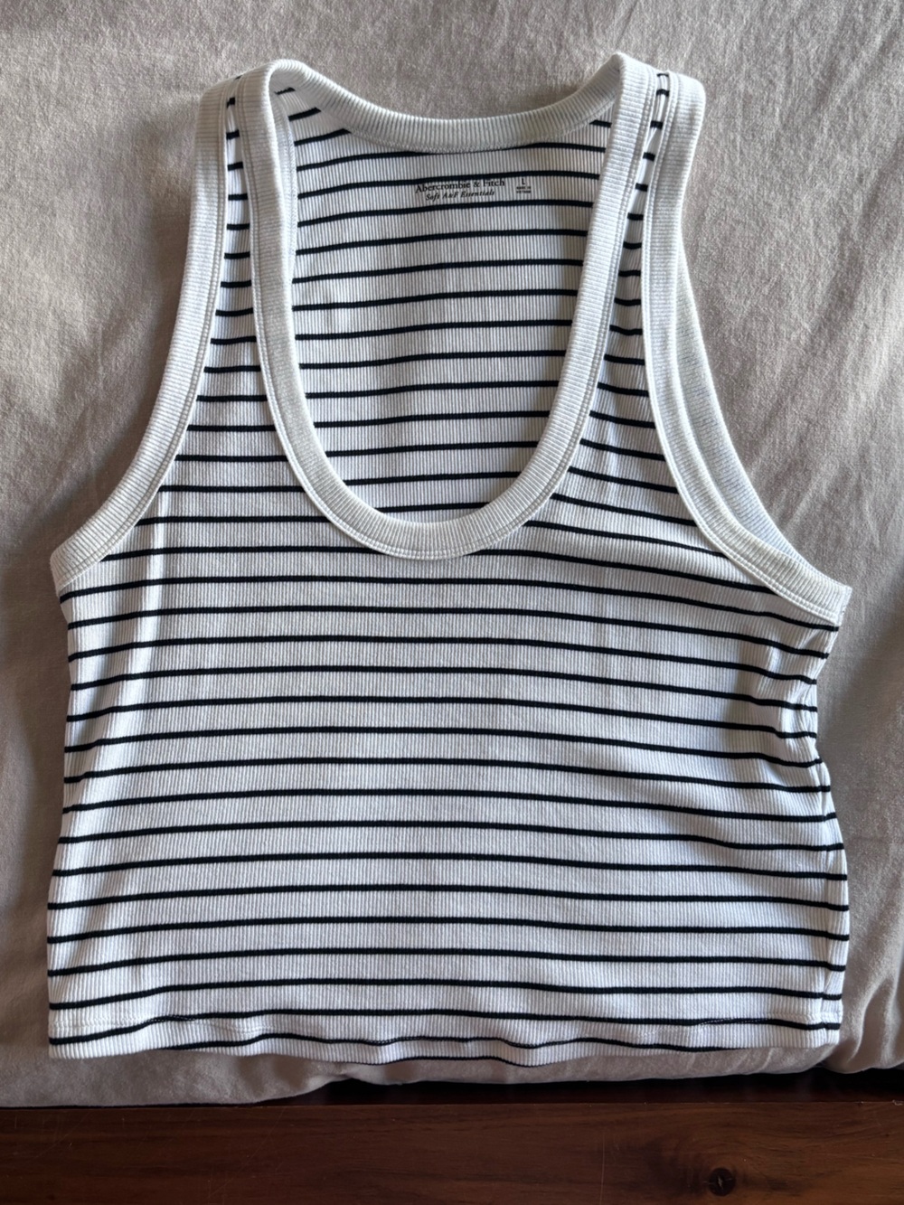 Women’s Abercrombie and Fitch Ribbed Striped Cropped Tank Top
